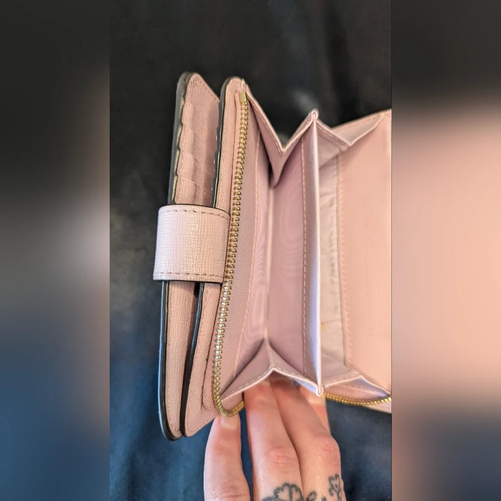 Furla women's wallet pink saffiano leather bifold gold tone hardware GUC w flaws - Picture 5 of 14